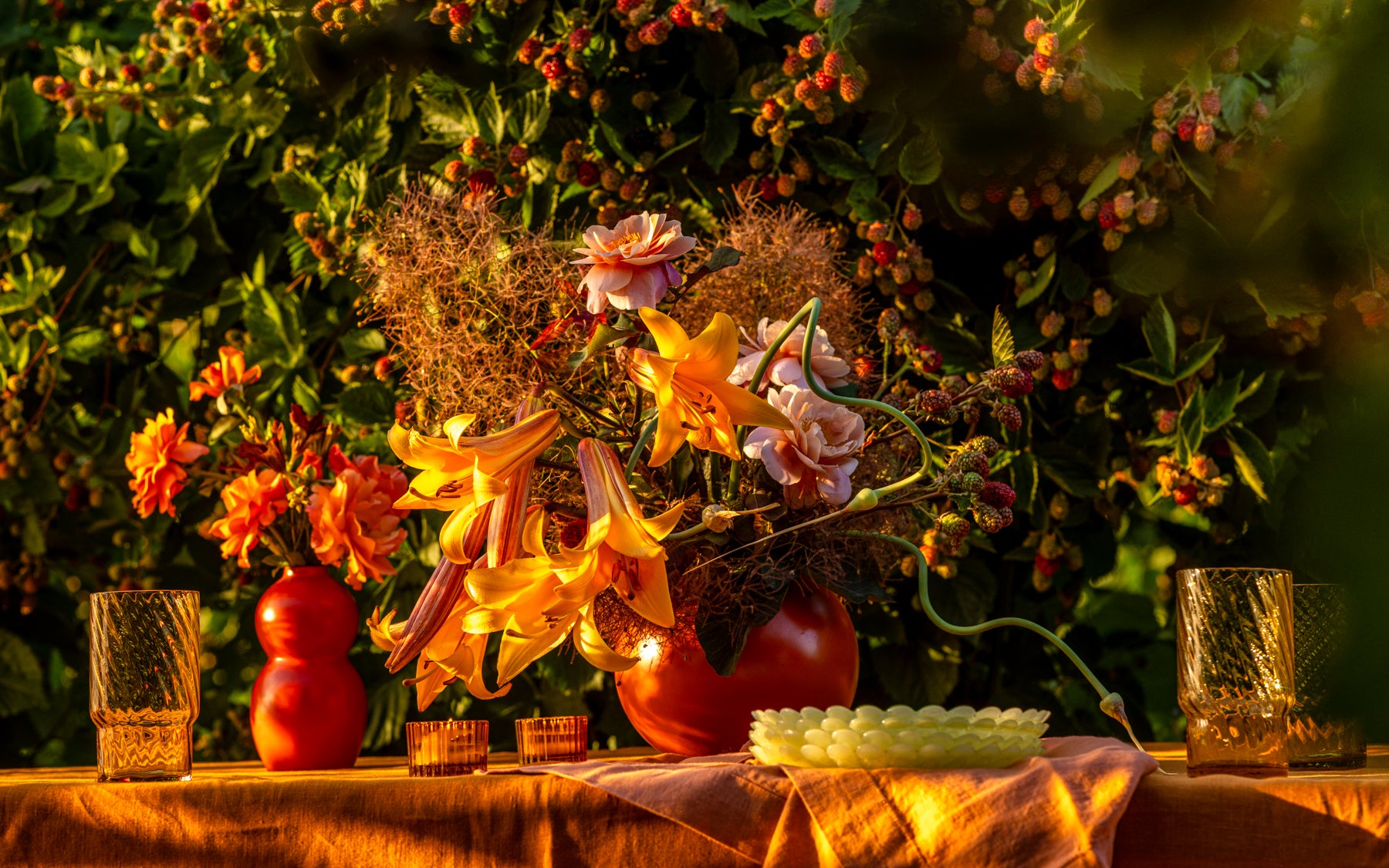 Seasonally-inspired summertime floral arrangement at Front Porch farm designed by Flower Porch floral design studio in Healdsburg CA. 